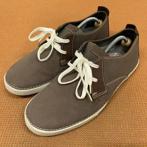 클락스 neelix vibe 브라운 스니커즈 UK9 G08460