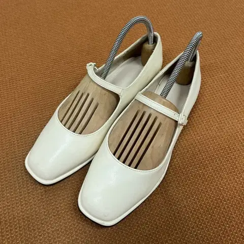 슈펜 메리제인 플랫슈즈 235 G08073