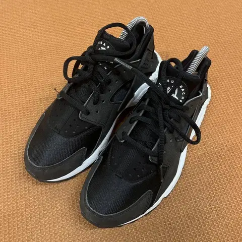 나이키 에어 허라치 런 스니커즈 운동화 240 G08091