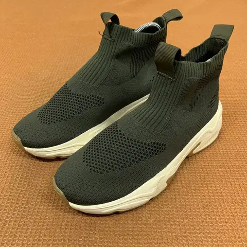 자라 ZARA 스피드러너 삭스 스니커즈 운동화 230 G08522