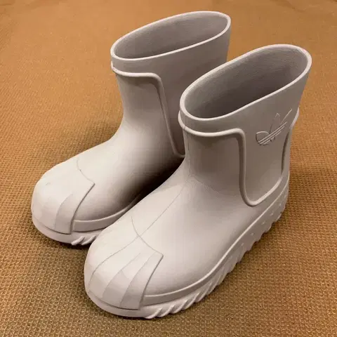 아디다스 아디폼 슈퍼스타 레인 부츠 장화 235 G08602