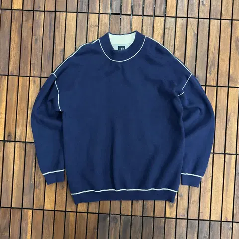 [L] 갭 GAP 라인 디테일 네이비 니트