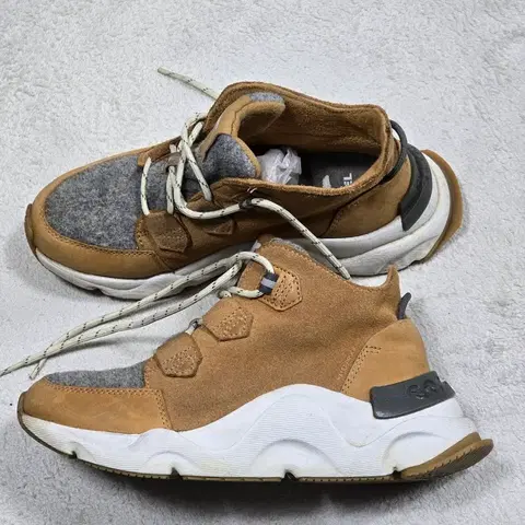 쏘렐 키네틱 카리부 스니커즈 브라운 235