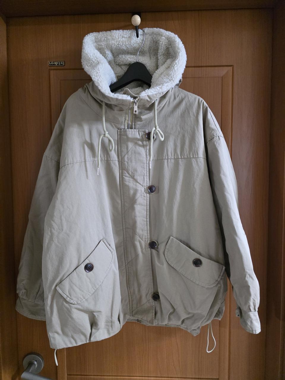 (새싱품) 밑단 핀턱 스트링& 누빔 양털 야상 점퍼