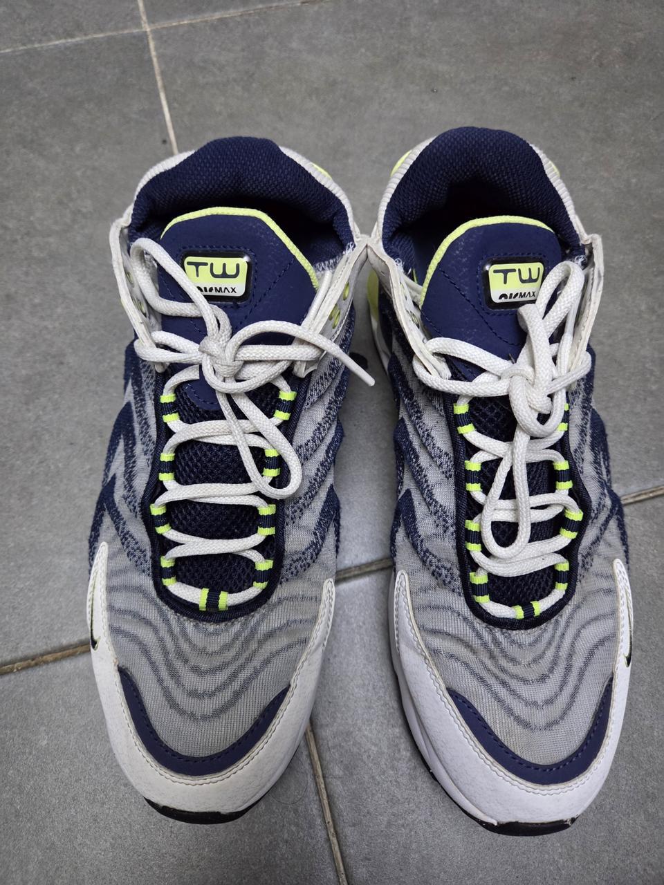 나이키 에어맥스 275