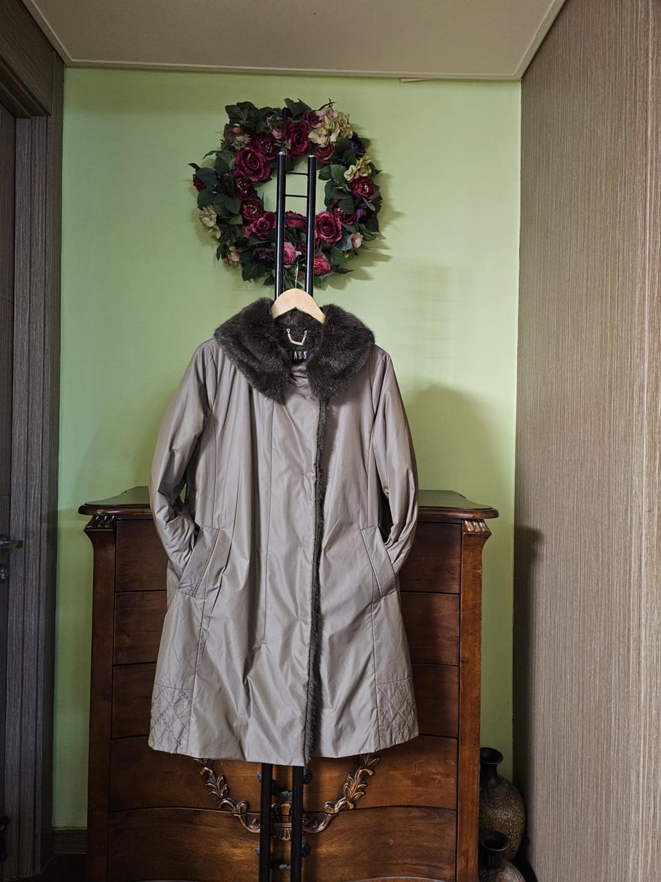 닥스 천연머스크렛 배색 코트