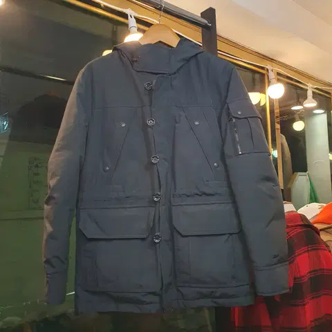 클래식 파이어맨 디테일 리바이스 블랙 패딩 L사이즈