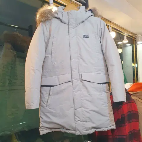 무하자 새상품급 90사이즈 K2 거위털 라쿤퍼 최고급 끝판왕 대장급 패딩