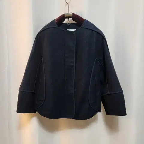 티렌 케이프 스타일 울 자켓