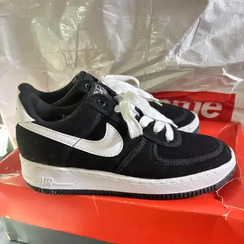 나이키 에어포스1 블랙/화이트 cvs 255