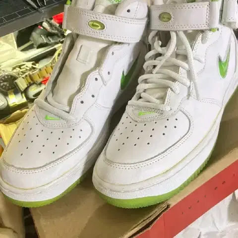 나이키 에어포스1 연두뽈록이 신품