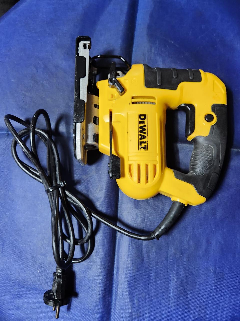 디월트 직소기 DWE349 속도조절기능 팝니다