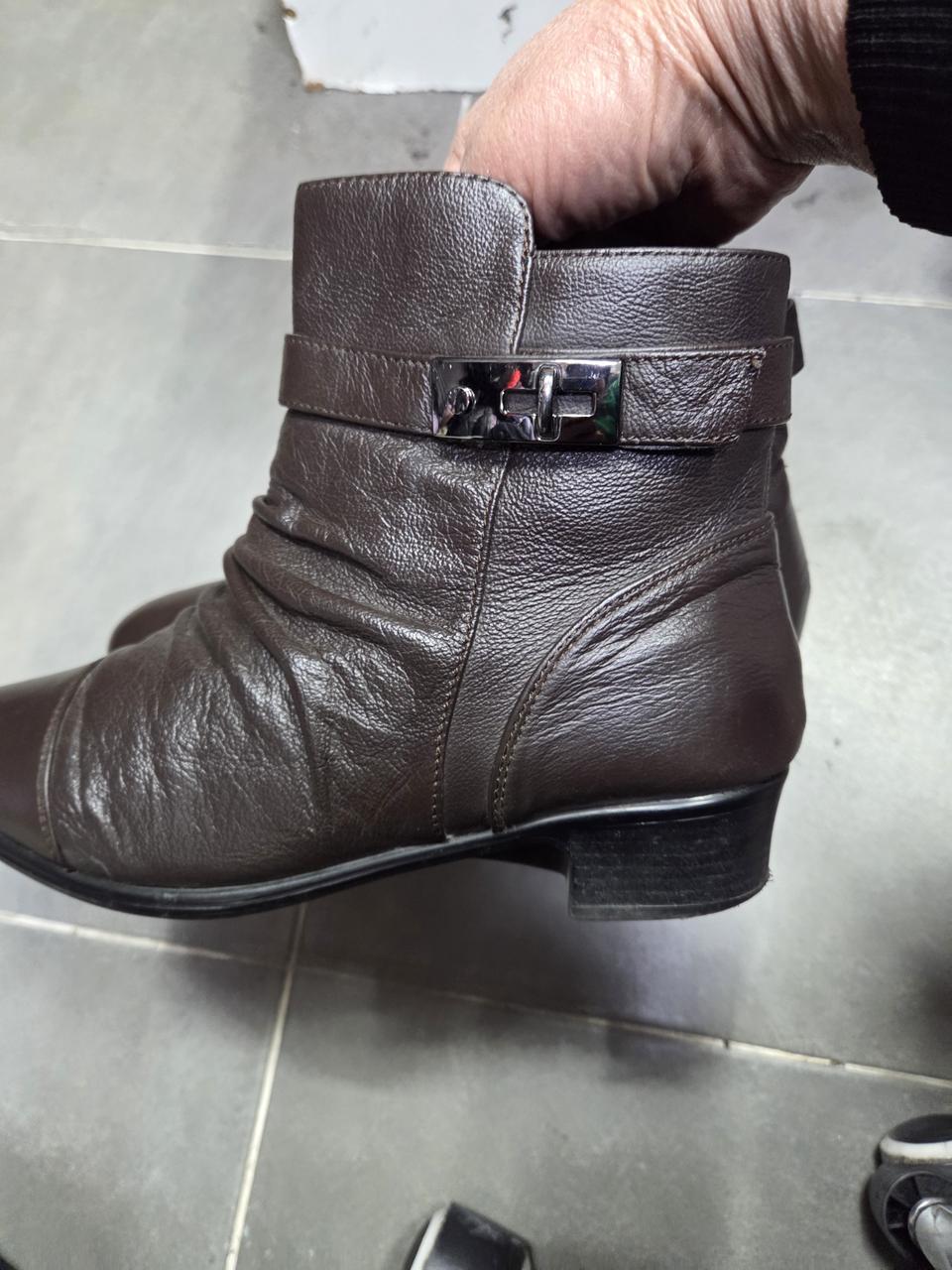 가죽부츠250