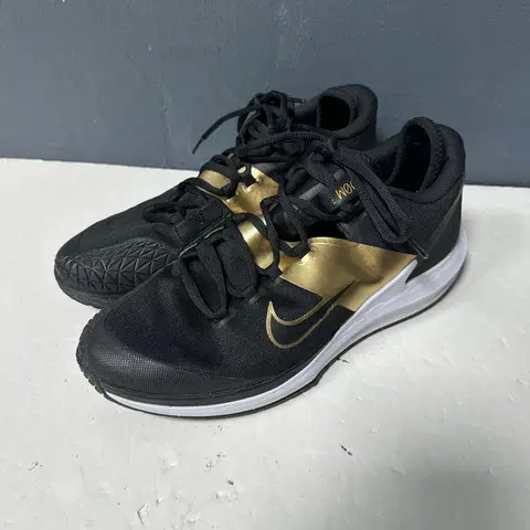 280 나이키 코트 에어줌 제로 블랙 스니커즈