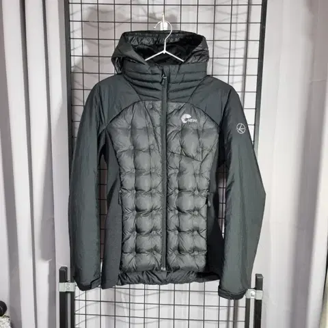 네파 경량 패딩 여성 스파이더 라이트 구스 다운 후드 집업 자켓 95