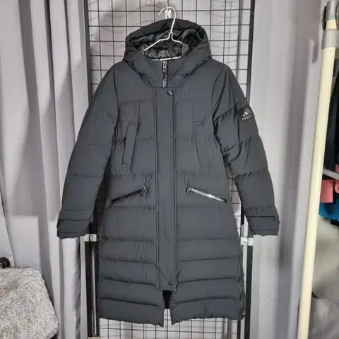 아디다스 골프 롱패딩 여성 구스 다운 퍼텍스 쉴드 패딩 블랙 90