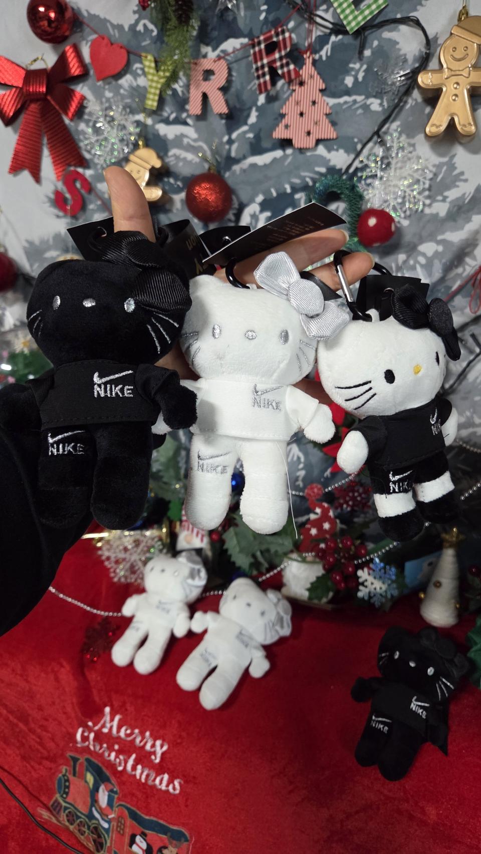 블랙 화이트 헬로키티