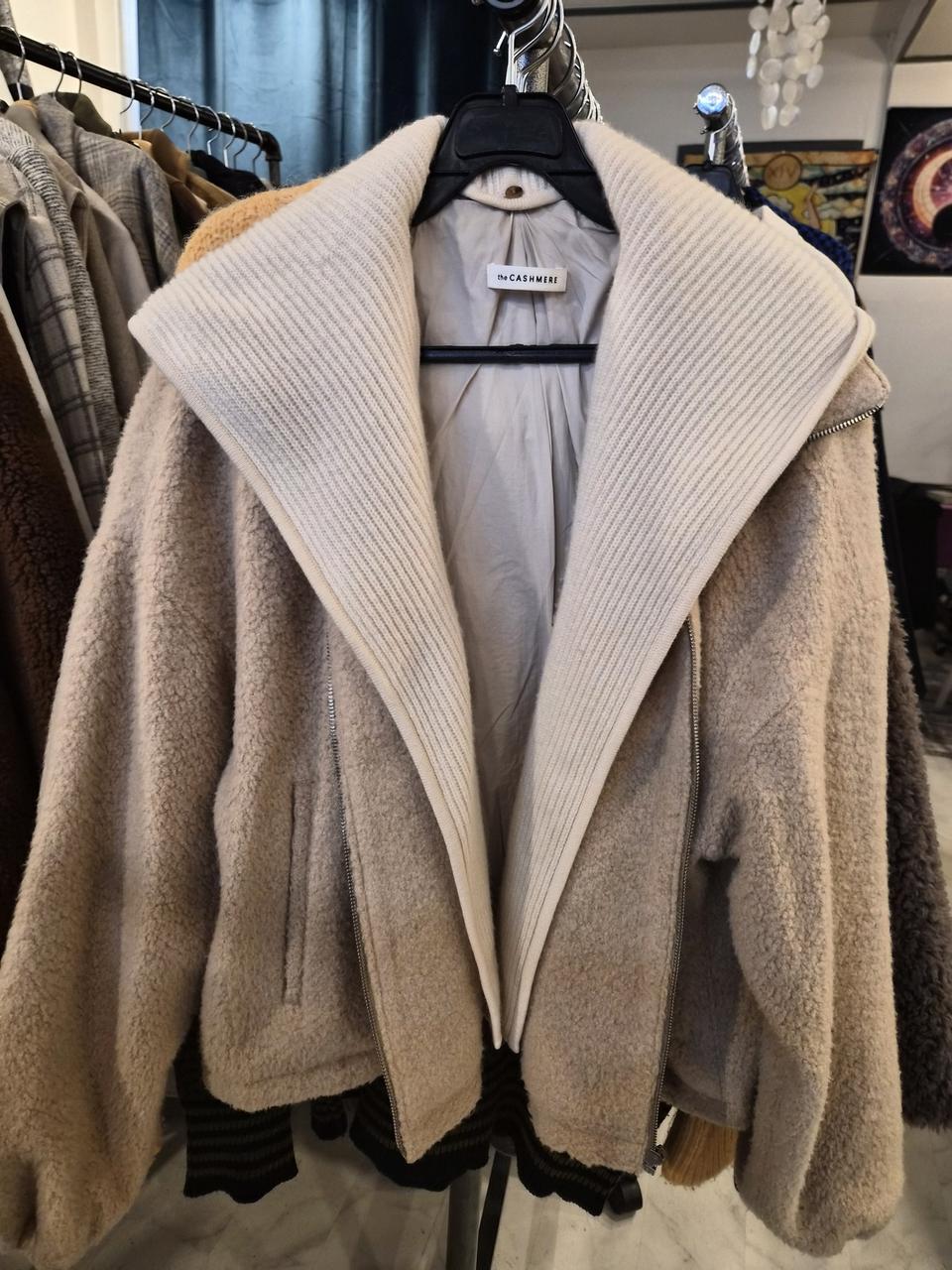 더캐시미어 낙타모 코트