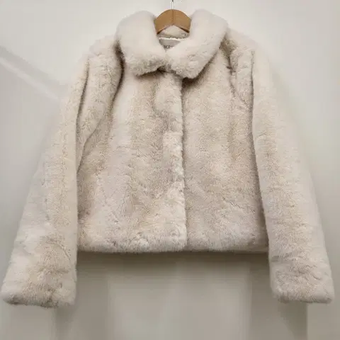 moett 페이크 퍼 자켓