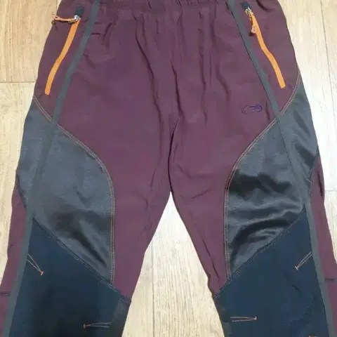 아이더 아웃도어 바지 28인치입니다