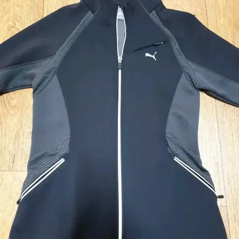 1012 푸마 운동복 집업 90 사이즈입니다