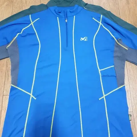 1018 밀레 아웃도어 반집업 110 사이즈입니다