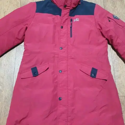 1240 밀레 오리털 롱 패딩 100 사이즈입니다