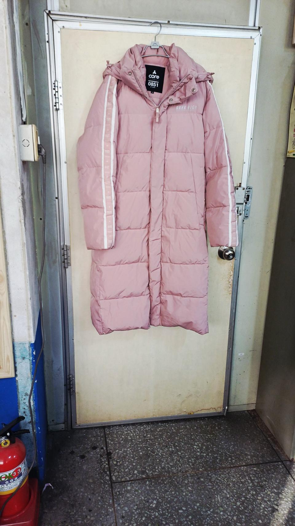 퍼모먼스롱패딩95싸이즈