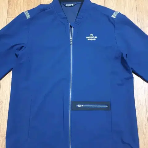 1089 장미쉘바스키아 집업 95 사이즈입니다