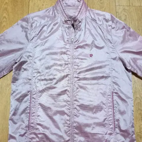 1248 피에르가르뎅 바람막이 100 사이즈입니다