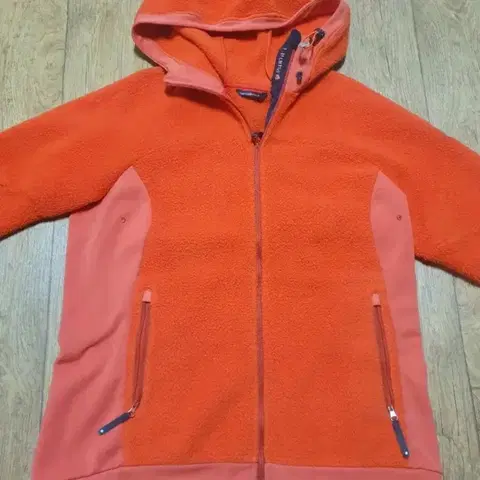 1237 라푸마 기모 후드집업 100~105 사이즈입니다