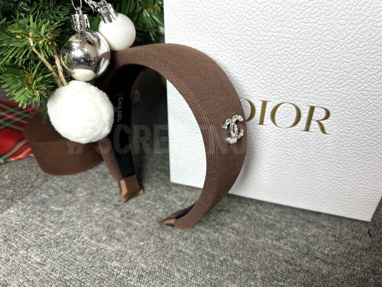 샤넬 진주 큐빅 머리띠 브라운