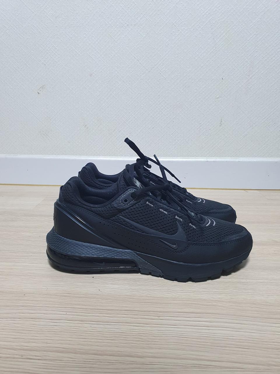 나이키 에어맥스 펄스 운동화 265