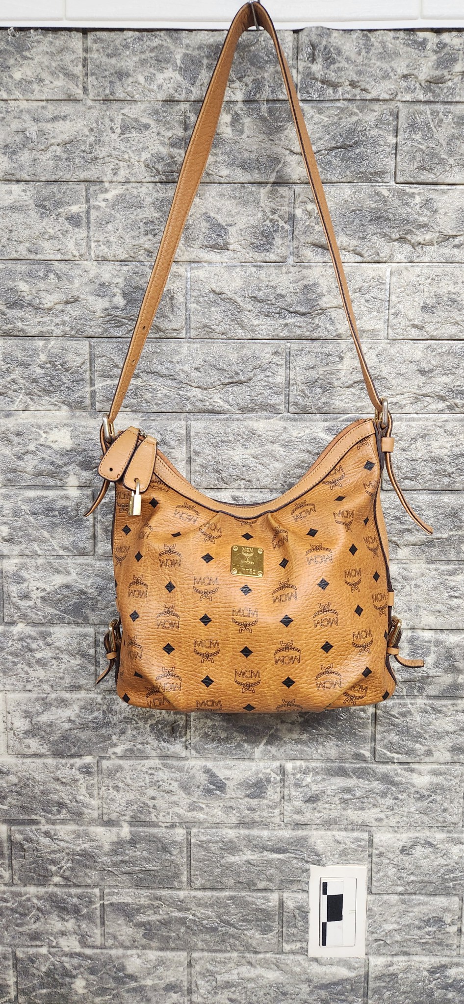 MCM 엠씨엠 비세토스 숄더백