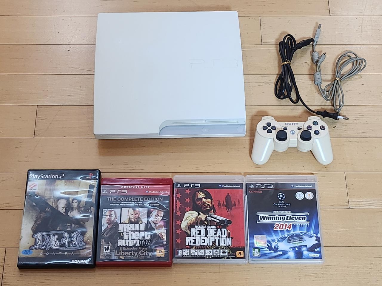 플레이스테이션3 PS3 화이트 3005B 320G 게임기 및 게임 4개