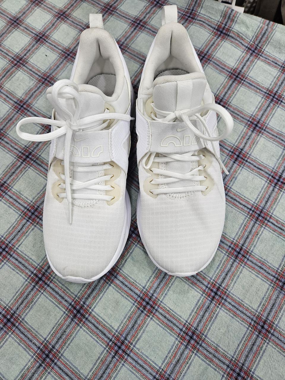 나이키 에어맥스 벨라 TR5 화이트 US6