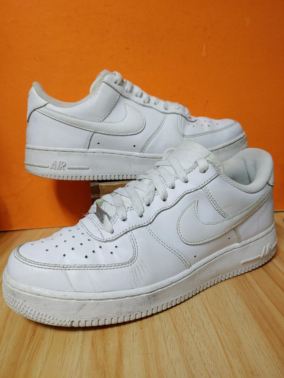 나이키 에어포스1로우(US9.5표기275)