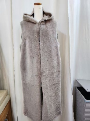 아이잗바바양털가주구스탕롱조끼55~66(반가슴52)한쪽양털어깨부분 살짝푸른