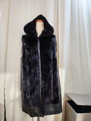 레노마밍크배색롱조끼66(반가슴51)상태최상 택포74000