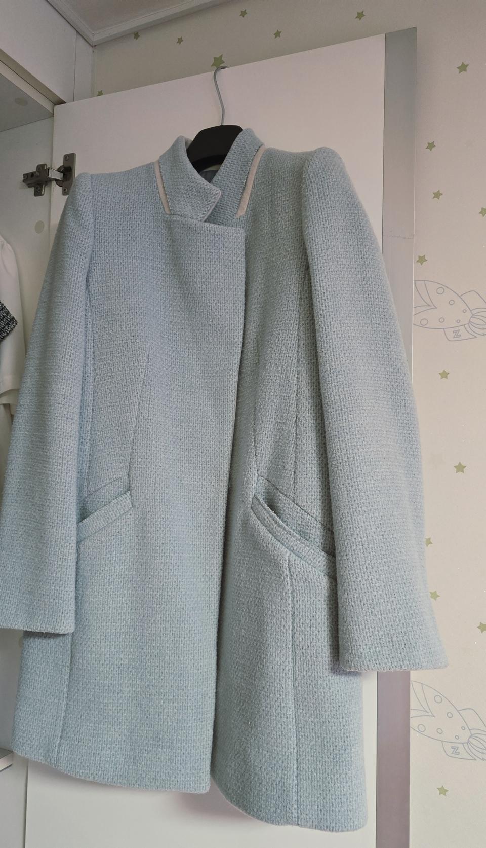 머스트비 스카이블루 모직 코트(예뻐요~상태 최상!)