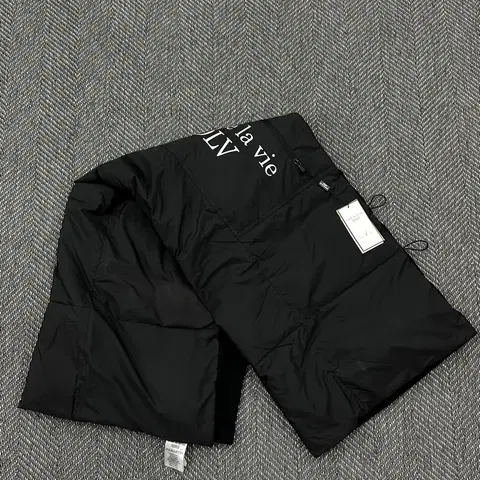 아크메드라비 패딩 머플러