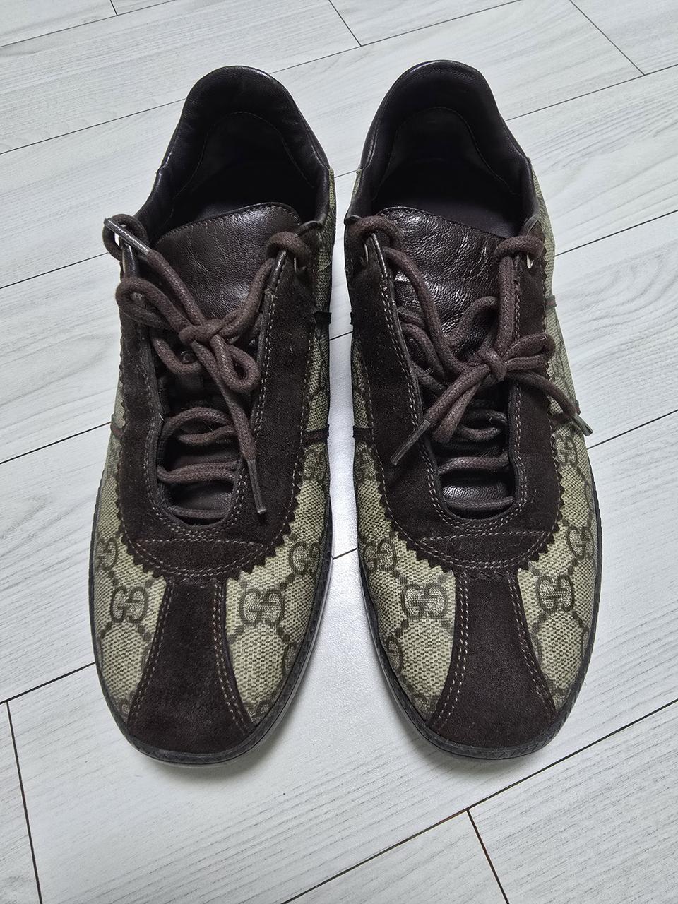 구찌 스니커즈 235 GG로고 PVC 로우탑 정품 운포
