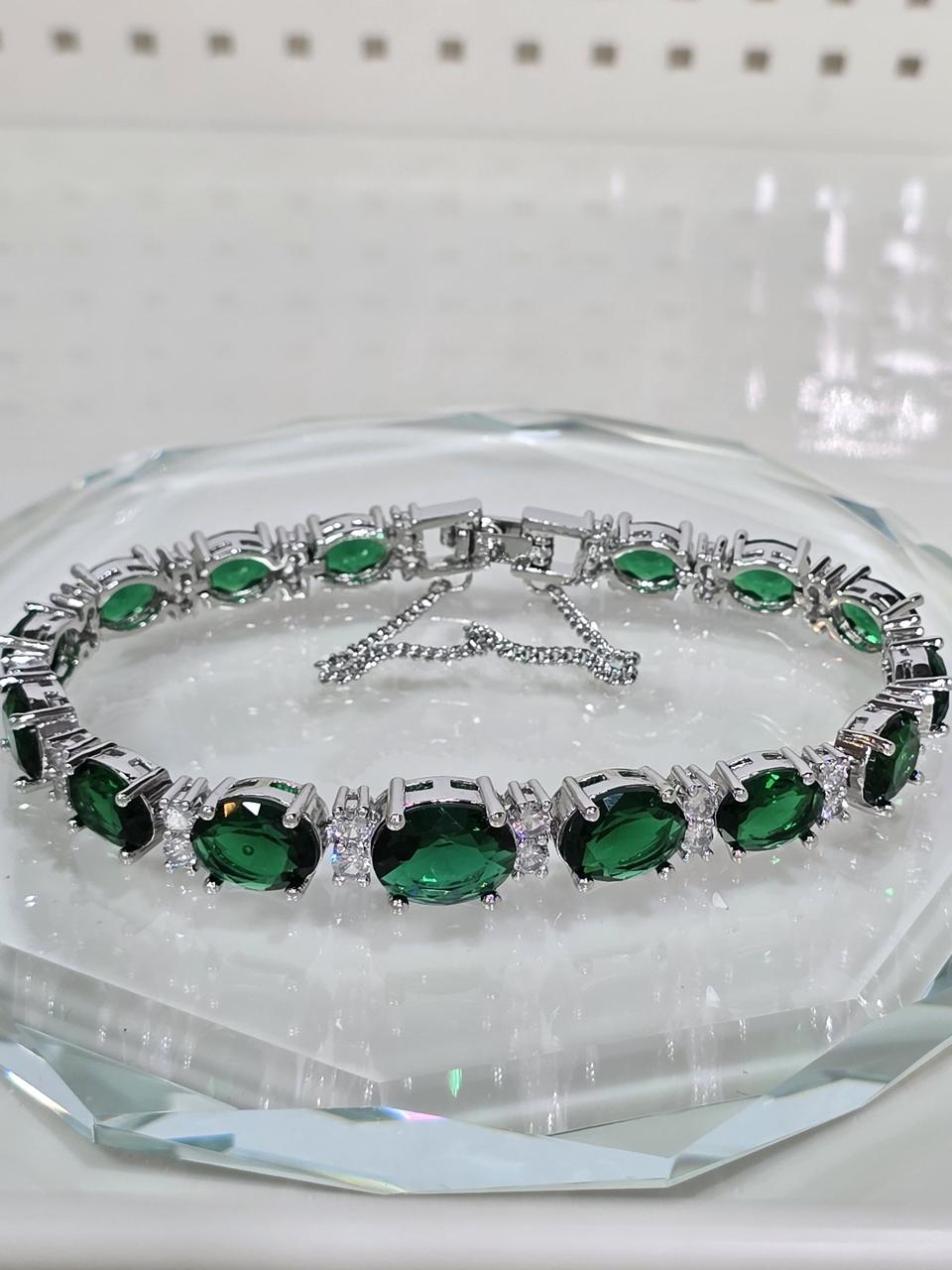 에메랄드 색상의 큐빅 테니스 팔찌