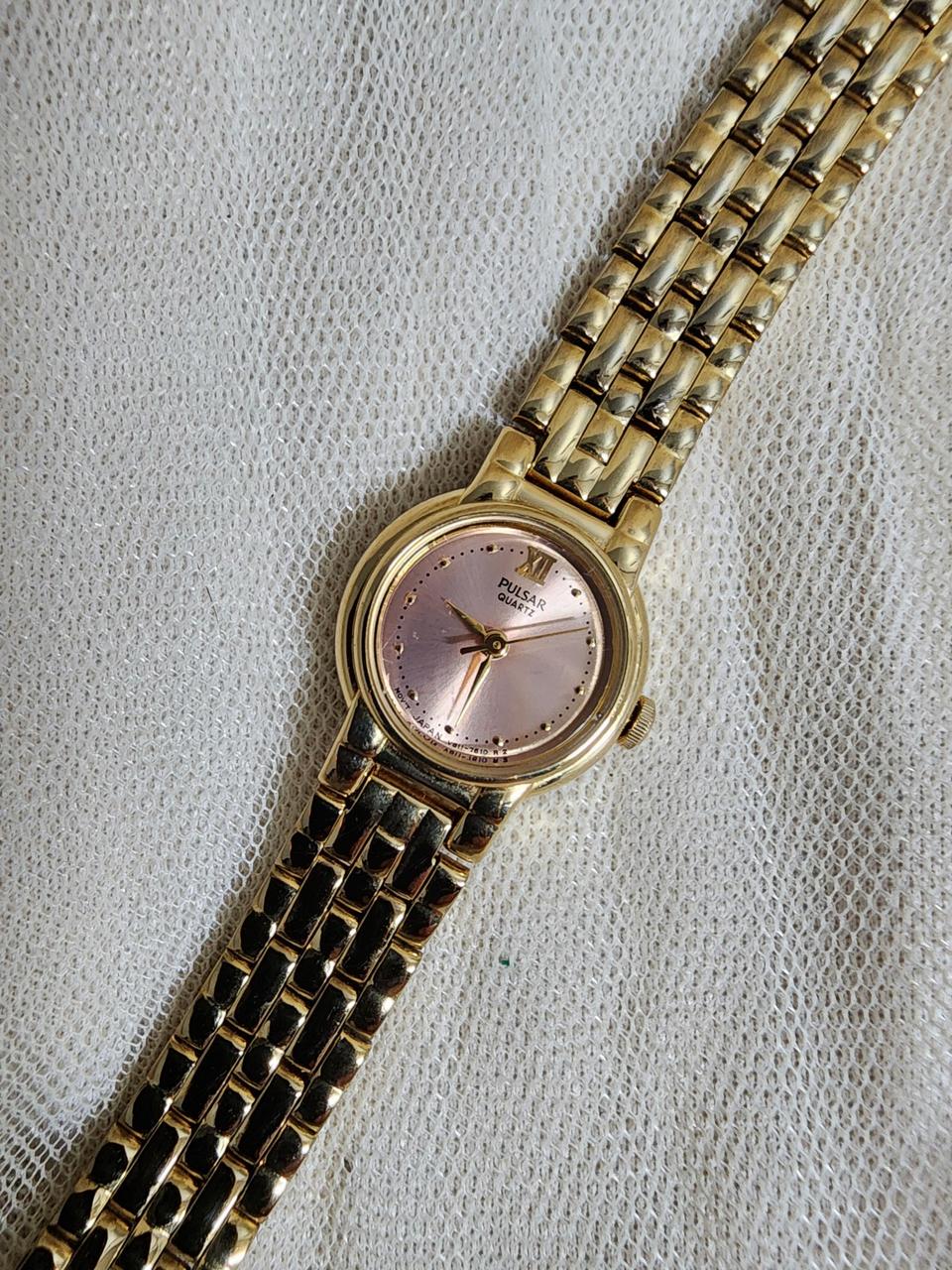 Pulsar 펄사  쿼츠 금장 여성 시계