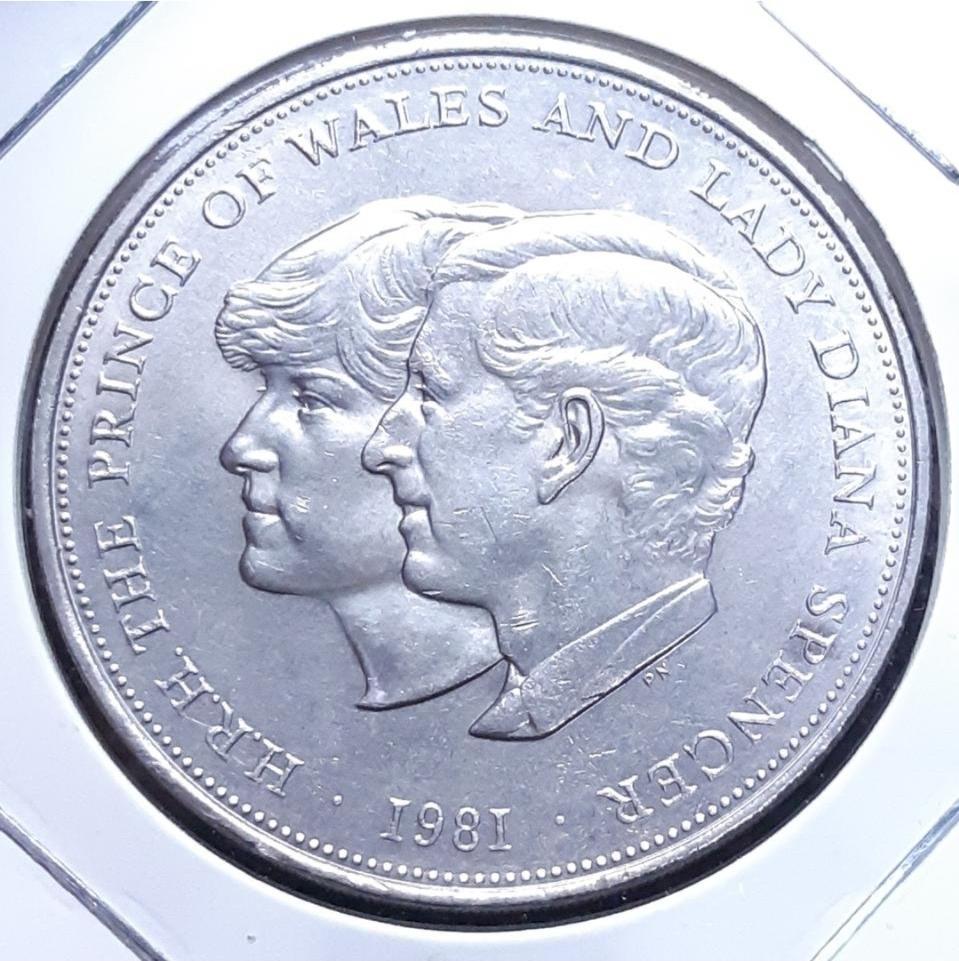 영국 1981년 찰스왕세자.다이애나비 결혼기념 크라운 대형주화.외국주화