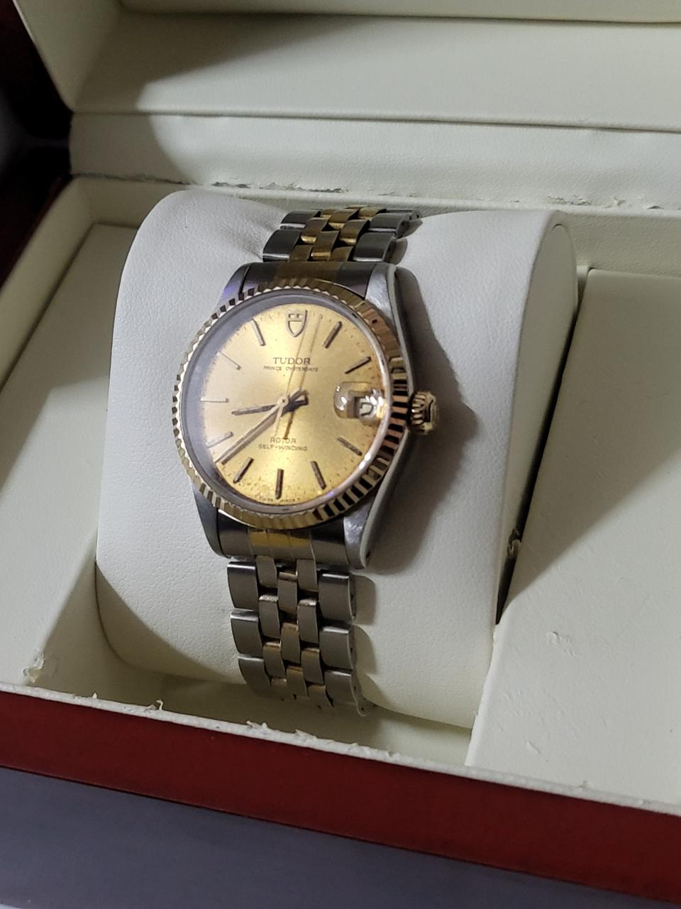 튜더 프린스 데이트 콤비