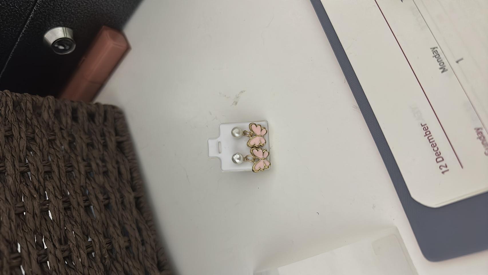 반클리프 진주 핑크나비 귀걸이