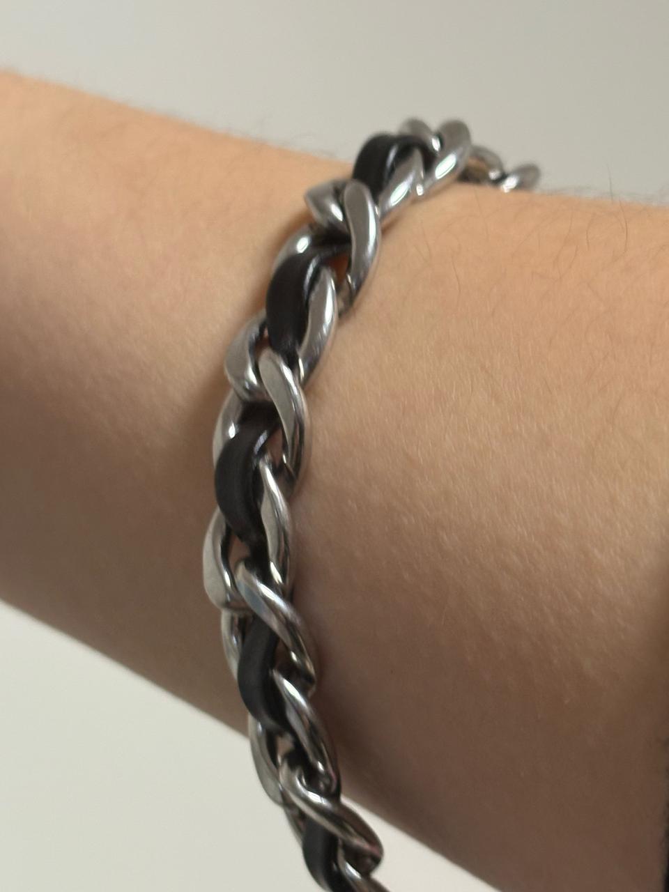 써지컬 가죽 팔찌