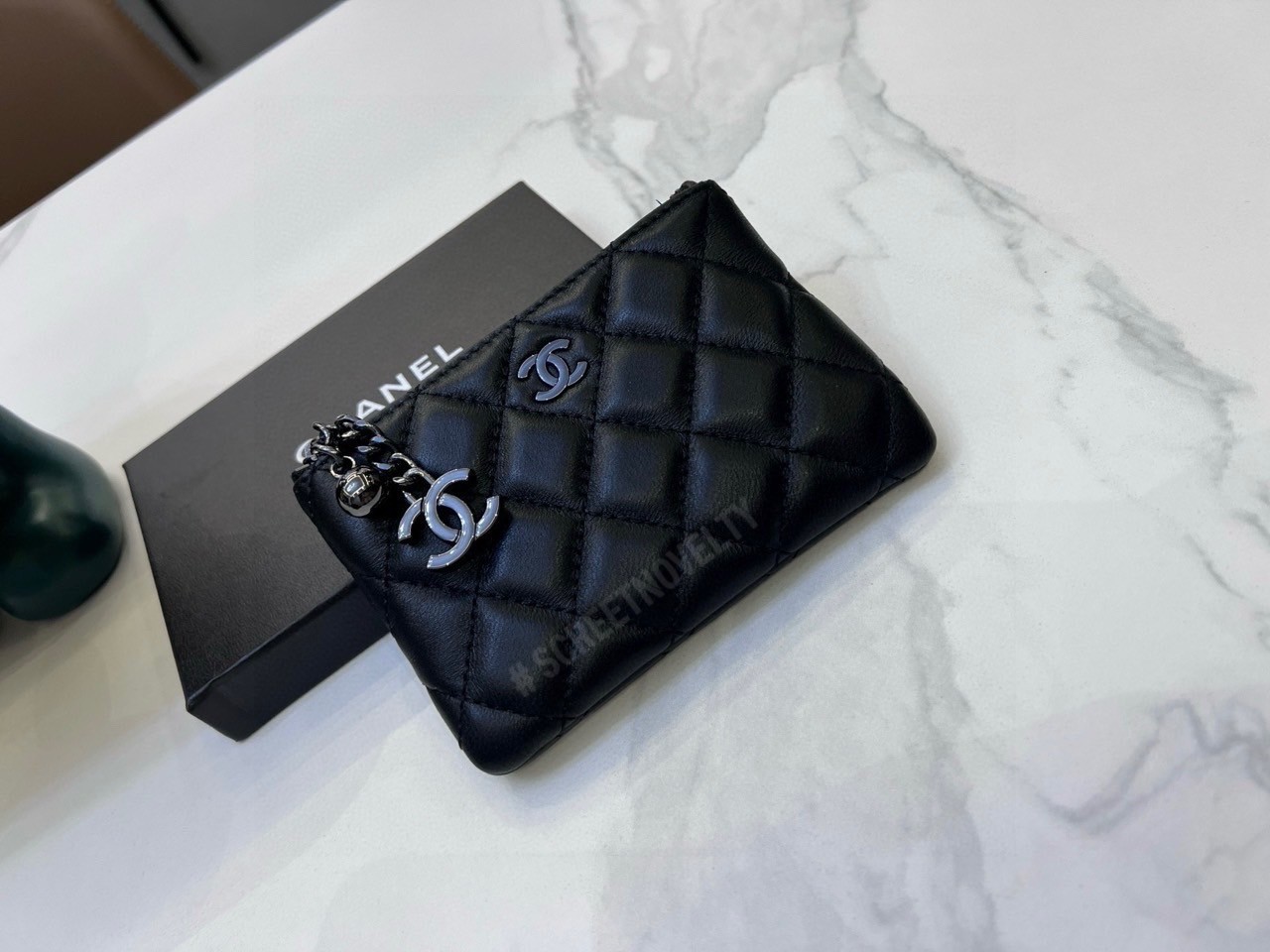 샤넬뷰티 램스킨 동전지갑 파우치 은장 다크그레이풀박스 무료배송