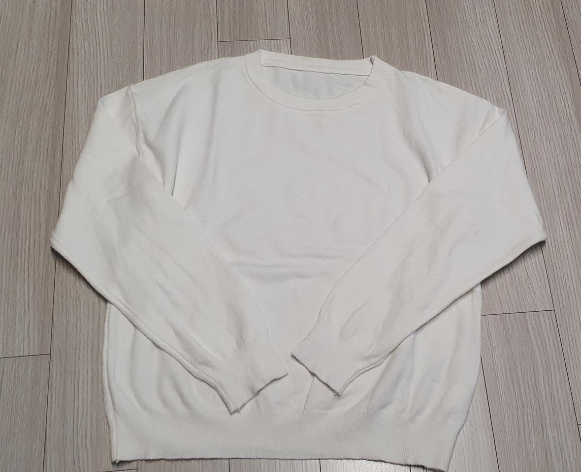 부드럽고 따뜻하고 얇은 여성 니트티 깨끗한옷